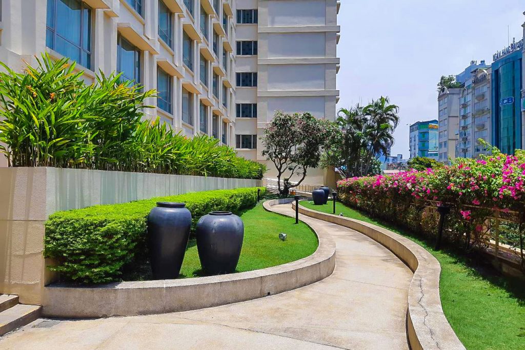 Thi công chăm sóc cảnh quan ở KCN Nam Tân Uyên